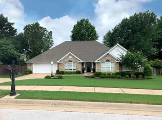 2757 N Brookbury Xing, Fayetteville, AR 72703