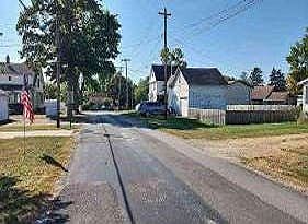 4th image of 104 Ohio St
