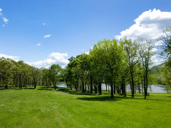 1182 Riverbank Rdg, Chattanooga, TN 37415