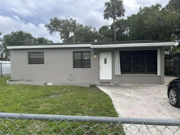 3370 NW 8th Place, Lauderhill, FL 33311
