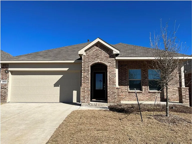 8000 Blue Heron Ln — Photo 1
