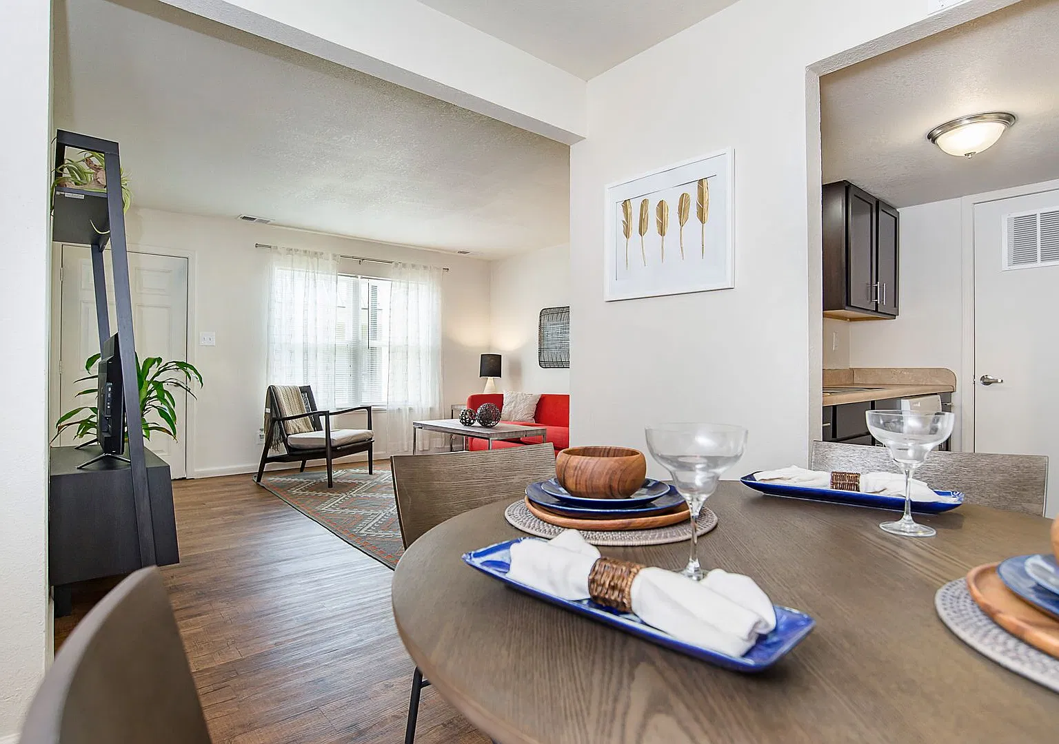 Villa Del Sol Apartments — Photo 2