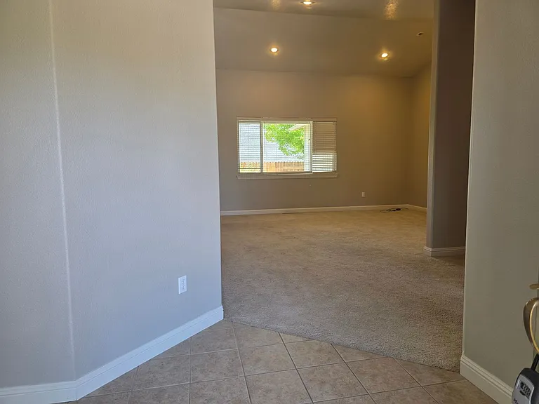 1458 Cardiff Dr — Photo 2