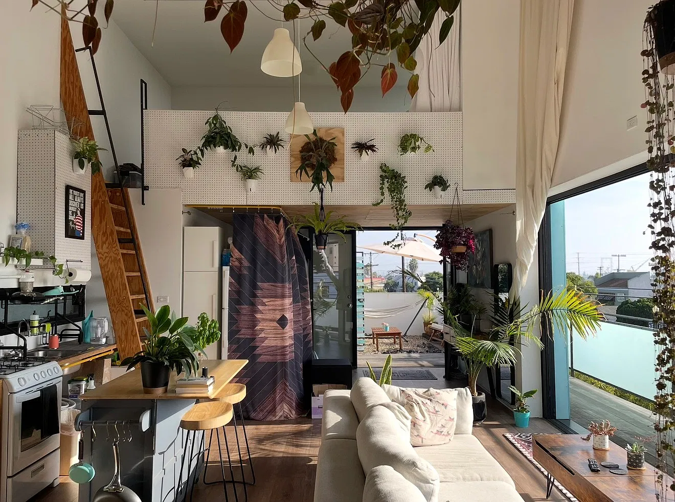 2222 Logan Ave — Photo 4