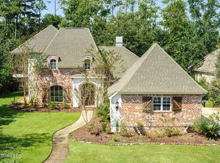 11058 Channelside Dr, Gulfport, MS 39503