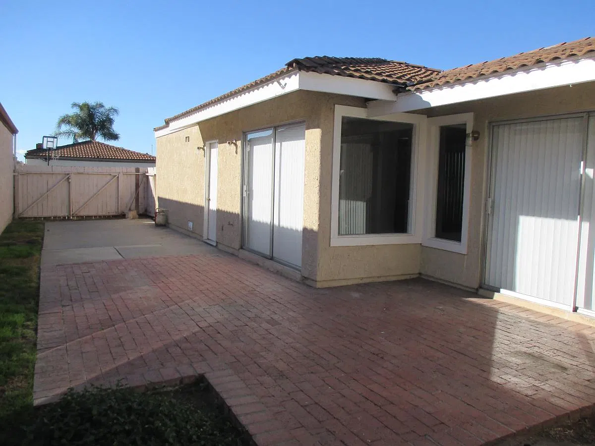 3 bed, 1.5 bath, 1454 sqft, $3,400 — Photo 2