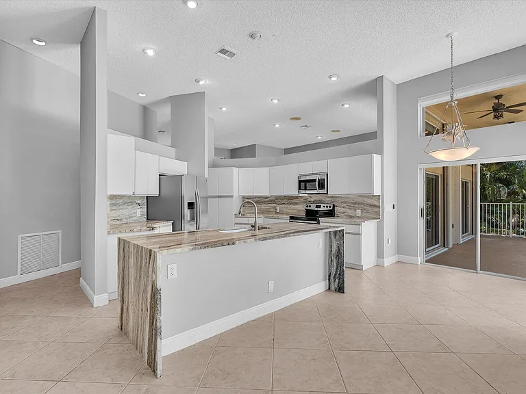10434 NW 6th Ct — Photo 37
