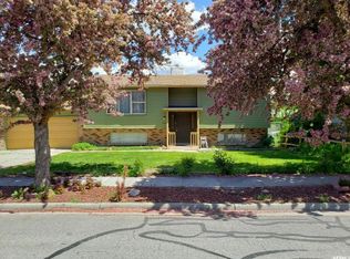 884 N Dorothea Way, Salt Lake City, UT 84116