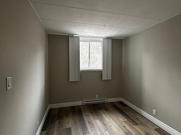 2nd image of 652 Macdonald Ave #406