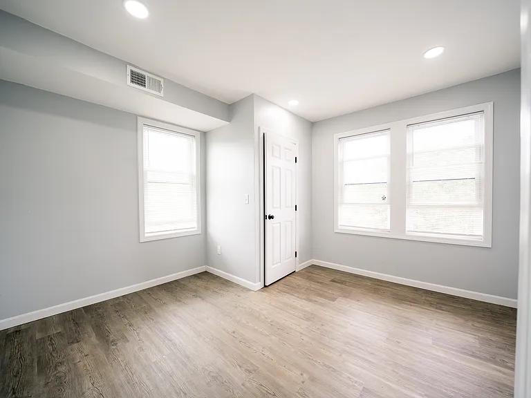 81 Birch St #3L — Photo 10
