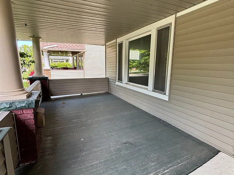 1263 Donald Ave — Photo 14