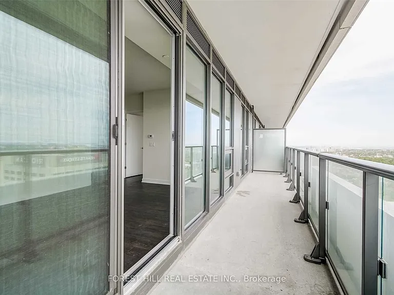 2221 Yonge St #5301 — Photo 24