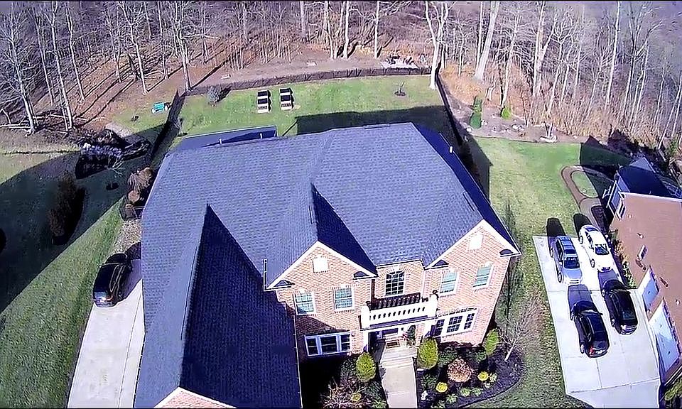 2nd image of 306 Graystone Dr