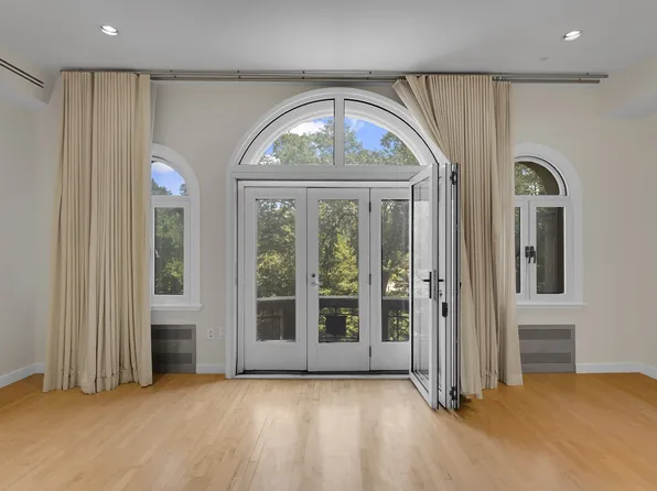 247 Central Park West image 11 of 29