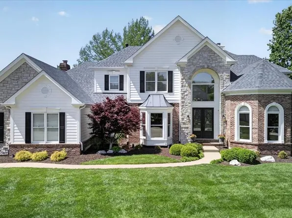 18009 Tara Woods Ct, Chesterfield, MO 63005