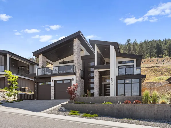 683 Deans Dr, Kelowna, BC V1P 1A1