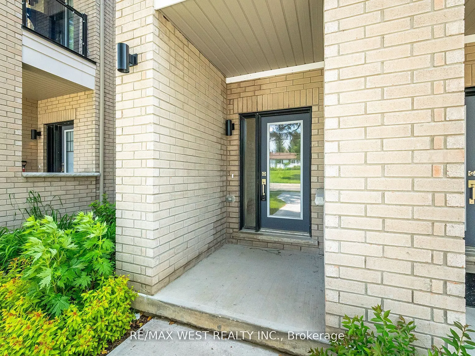 4 bed, $3,200 — Photo 3