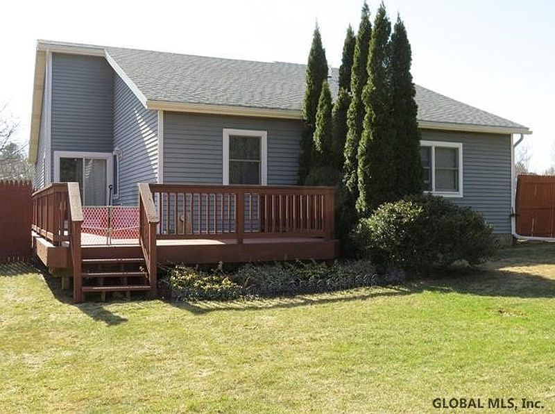 3rd image of 19 MAPLE RIDGE Avenue