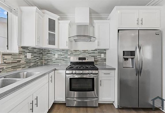 5th image of 906 W 41st Dr #906