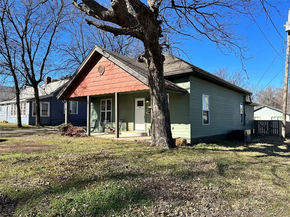 407 W Spaulding St, Checotah, OK 74426