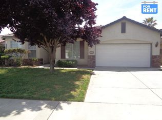 1119 W Pebble Dr, Hanford, CA