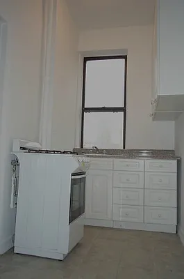 Rented by Tower Brokerage | media 25