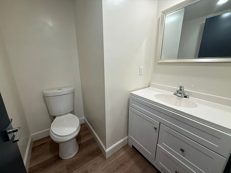 14550 Burbank Blvd #105 — Photo 11