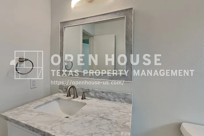 1915 Creston Dr — Photo 16
