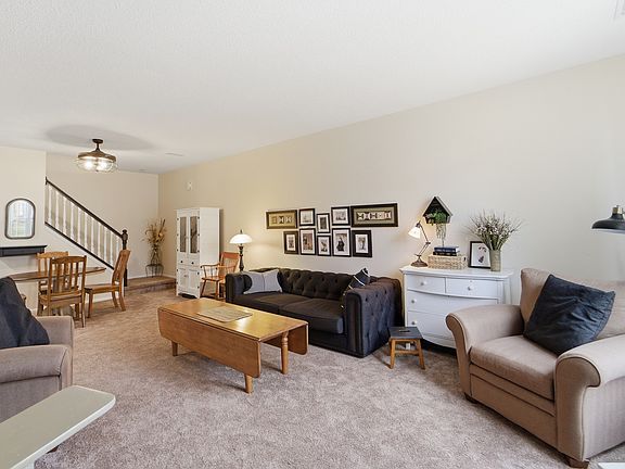 3rd image of 3910 NE Raintree Ln