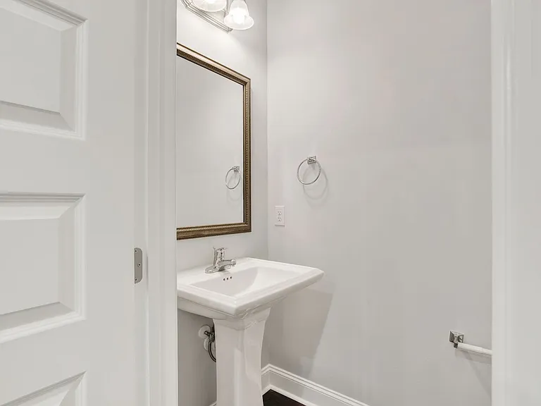 77 Dorsey Dr — Photo 6