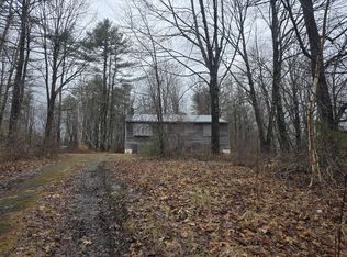 12 Middle Jam Rd, Gorham, ME 04038