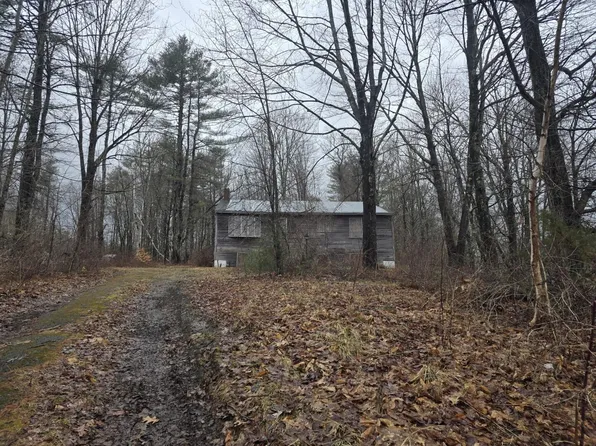12 Middle Jam Road, Gorham, ME 04038