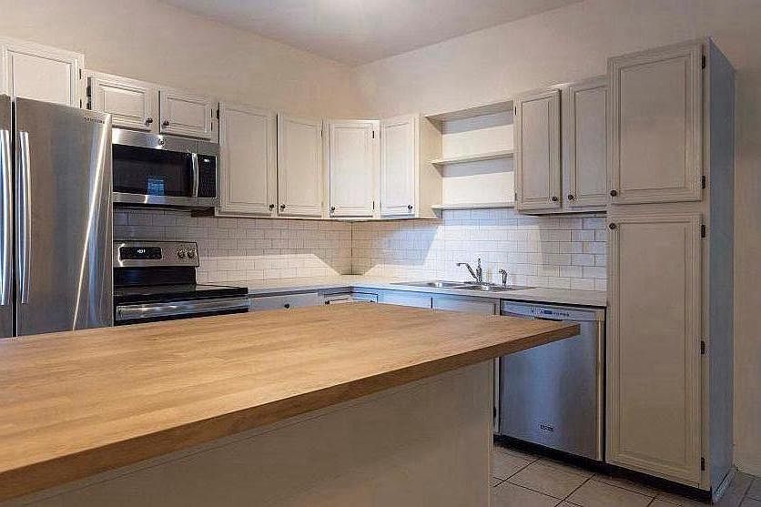 Kitchen with island