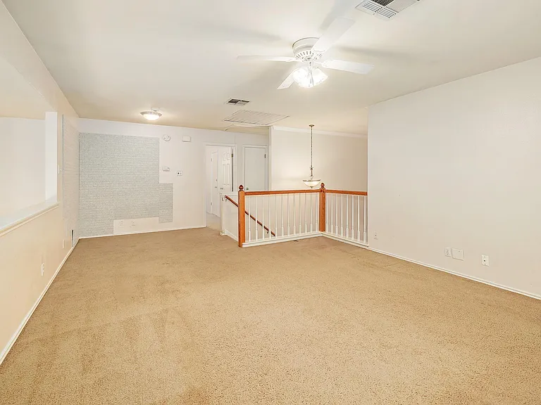 9401 Caracas Dr — Photo 20