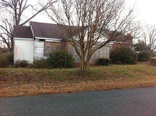 3059 Powe Rd, Wallace, SC 29596