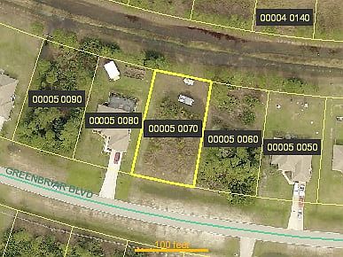 1st image of 122 Greenbriar Blvd