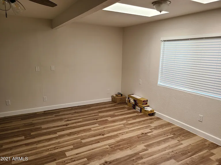 145 W Wickenburg Way #B — Photo 2
