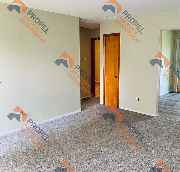 5046 Northfield Dr #17 — Photo 2