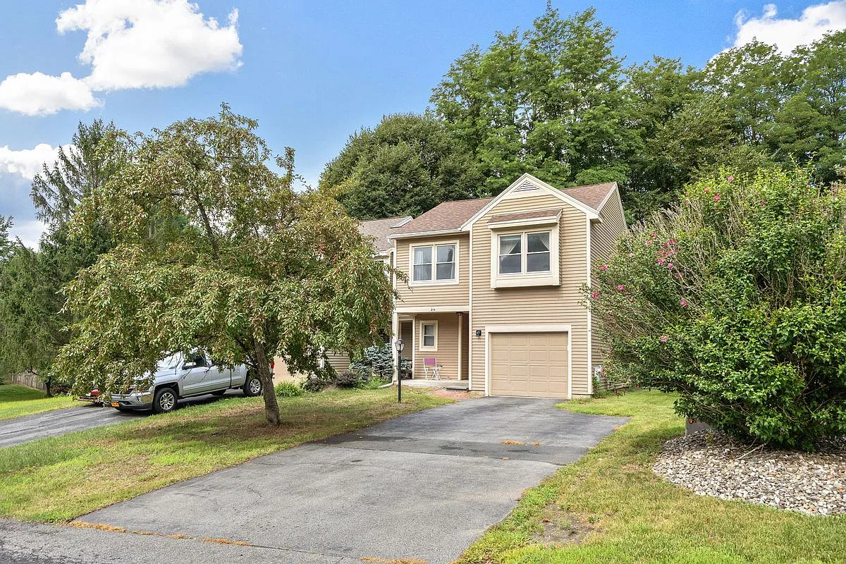 3 bed, 3.0 bath, 1509 sqft, $2,595 — Photo 2