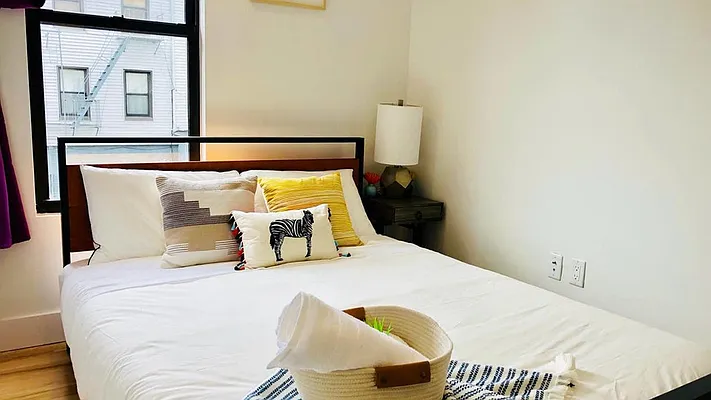 Rented by Nooklyn NYC LLC | media 47