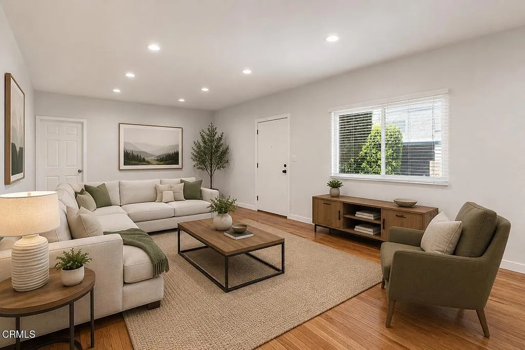4 bed, 3.0 bath, 2400 sqft, $6,000 — Photo 3
