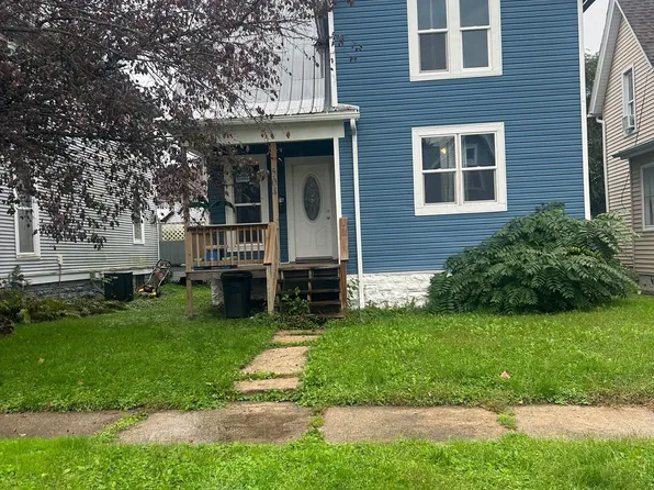 504 N 1st St, Marshalltown, IA 50158