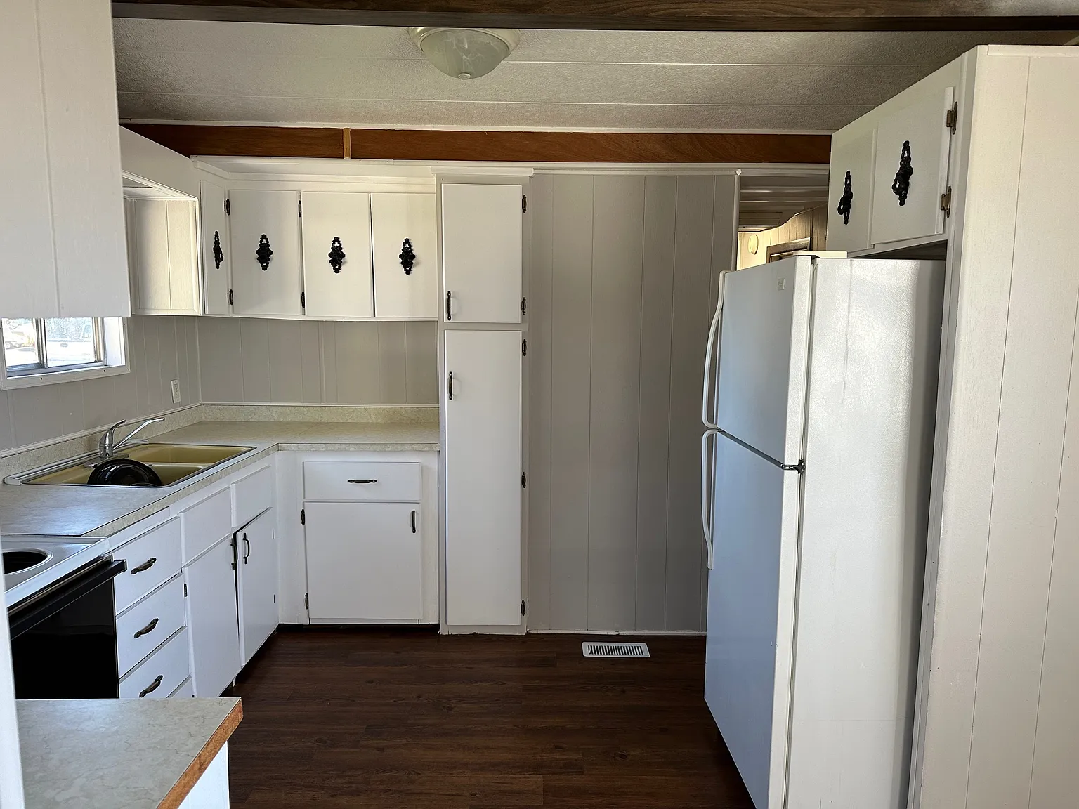 712 SE Railroad Ave — Photo 3