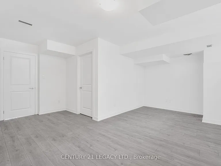 131 Blue Forest Cres — Photo 34