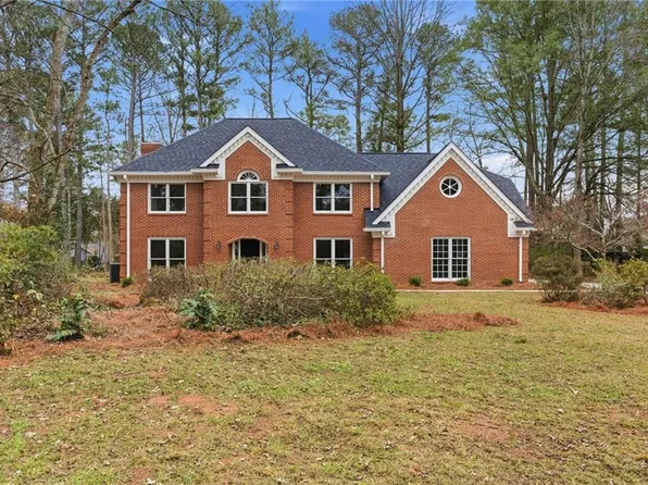2756 Saxon Dr, Duluth, GA 30096