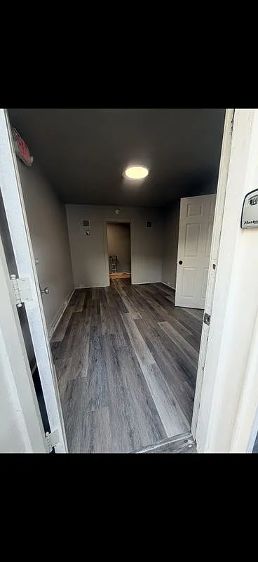 2 bed, 1.0 bath, 650 sqft, $925 — Photo 1