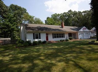 221 Burbank Rd, Longmeadow, MA 01106