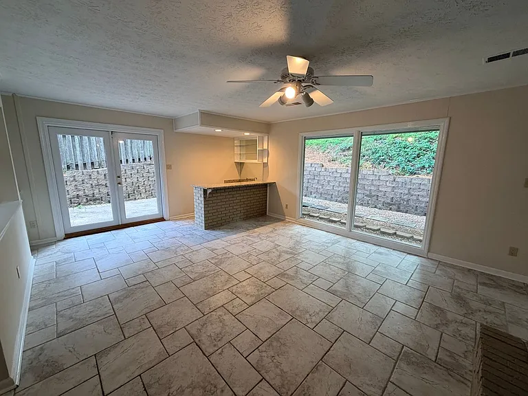 298 Indian Hills Trl — Photo 6