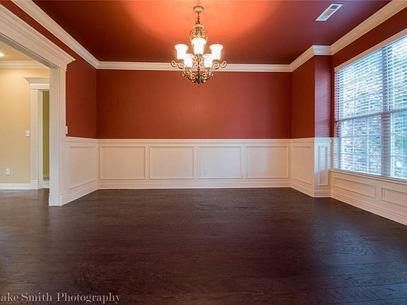 4th image of 2247 N Berkleigh Dr