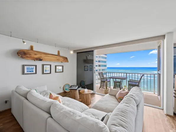3056 Kalakaua Ave #Phw, Honolulu, HI 96815